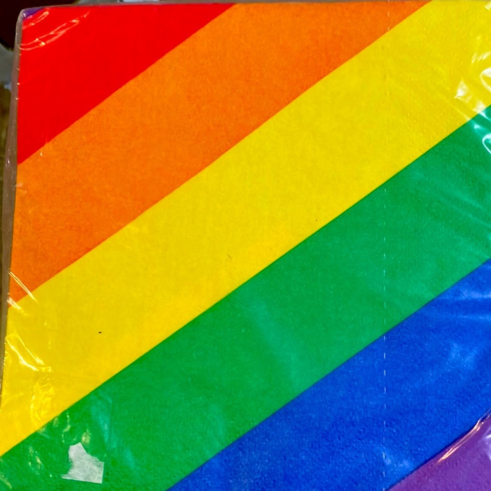 Two ply 20 piece 12.8“ x 12.7“ lunch napkins rainbow colored print
